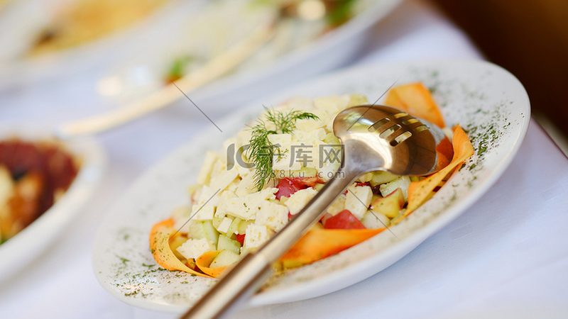 膨化机操作流程：从原料到成品的关键步骤解析**